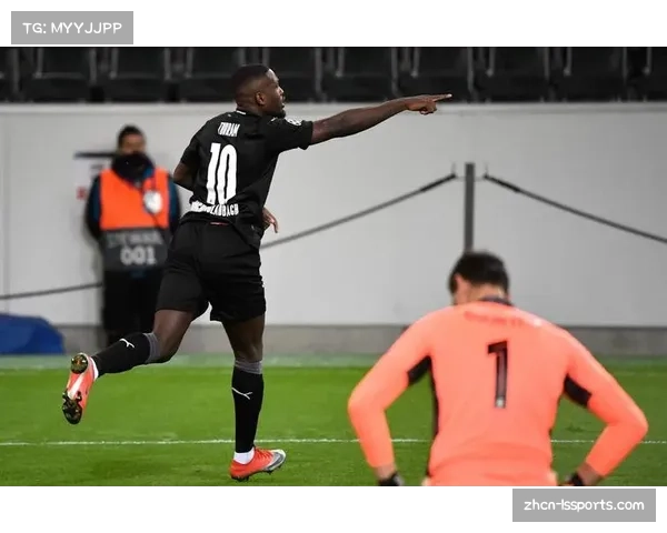 昂热1-1兰斯，客队在第89分钟通过定位球扳平比分